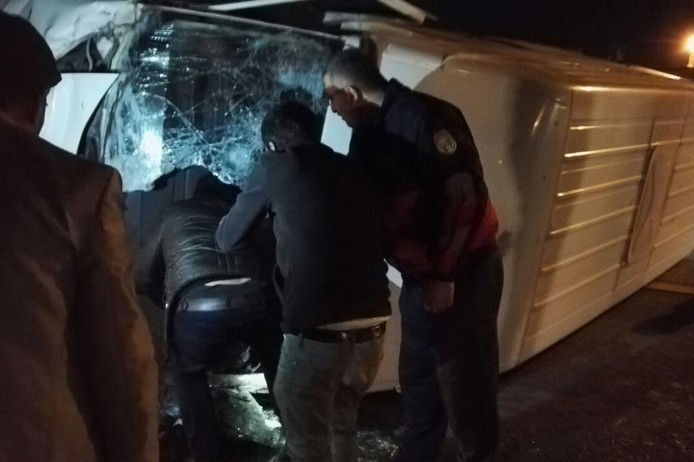 Bitlis'te trafik kazası: Biri ağır 2 yaralı